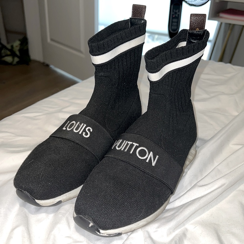 Size 8.5 LV shoes